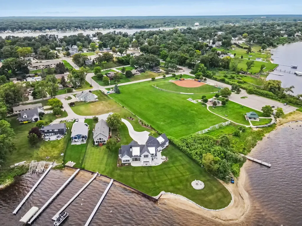 1019 Moorings Court North Muskegon City MI 49445