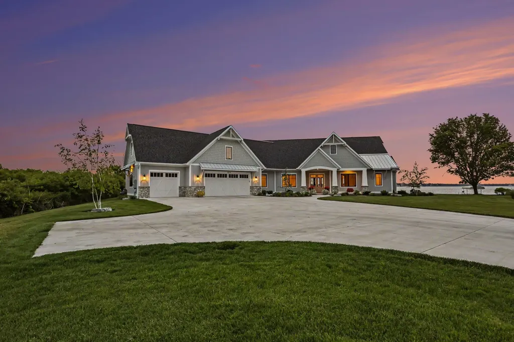 1019 Moorings Court North Muskegon City MI 49445
