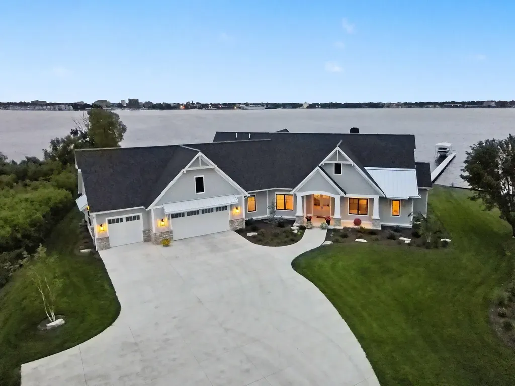 1019 Moorings Court North Muskegon City MI 49445