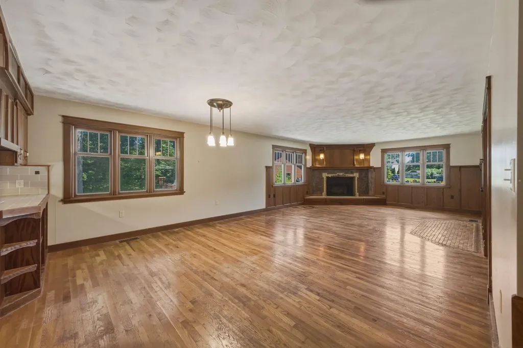 2022 W Swanson Court Fruitport Charter Township MI 49444
