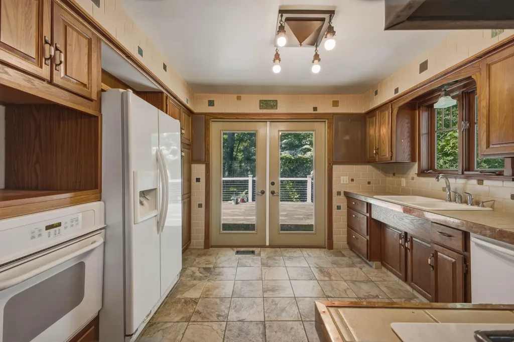 2022 W Swanson Court Fruitport Charter Township MI 49444