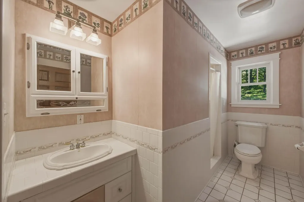 2022 W Swanson Court Fruitport Charter Township MI 49444