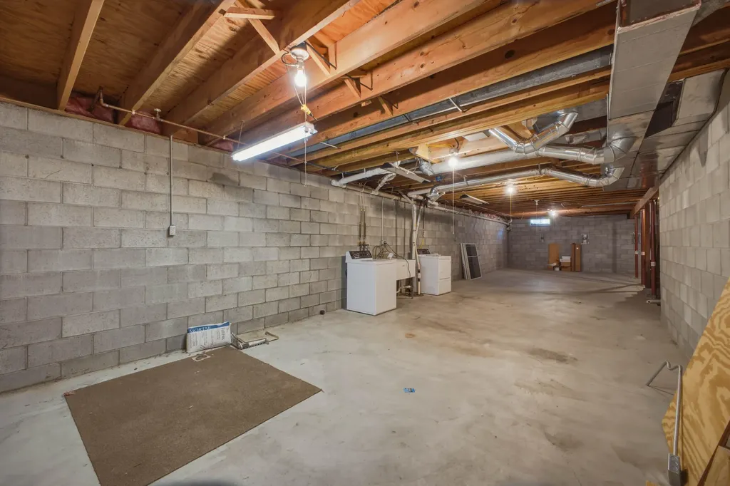 2022 W Swanson Court Fruitport Charter Township MI 49444