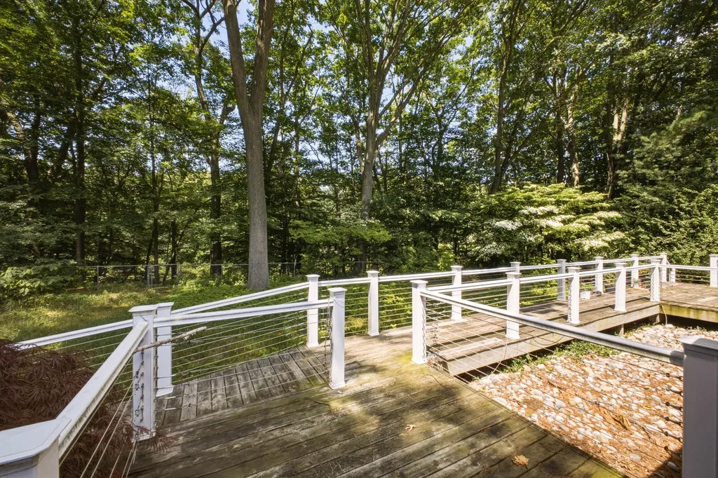2022 W Swanson Court Fruitport Charter Township MI 49444