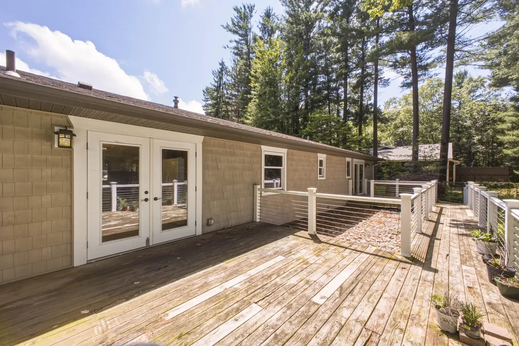 2022 W Swanson Court Fruitport Charter Township MI 49444