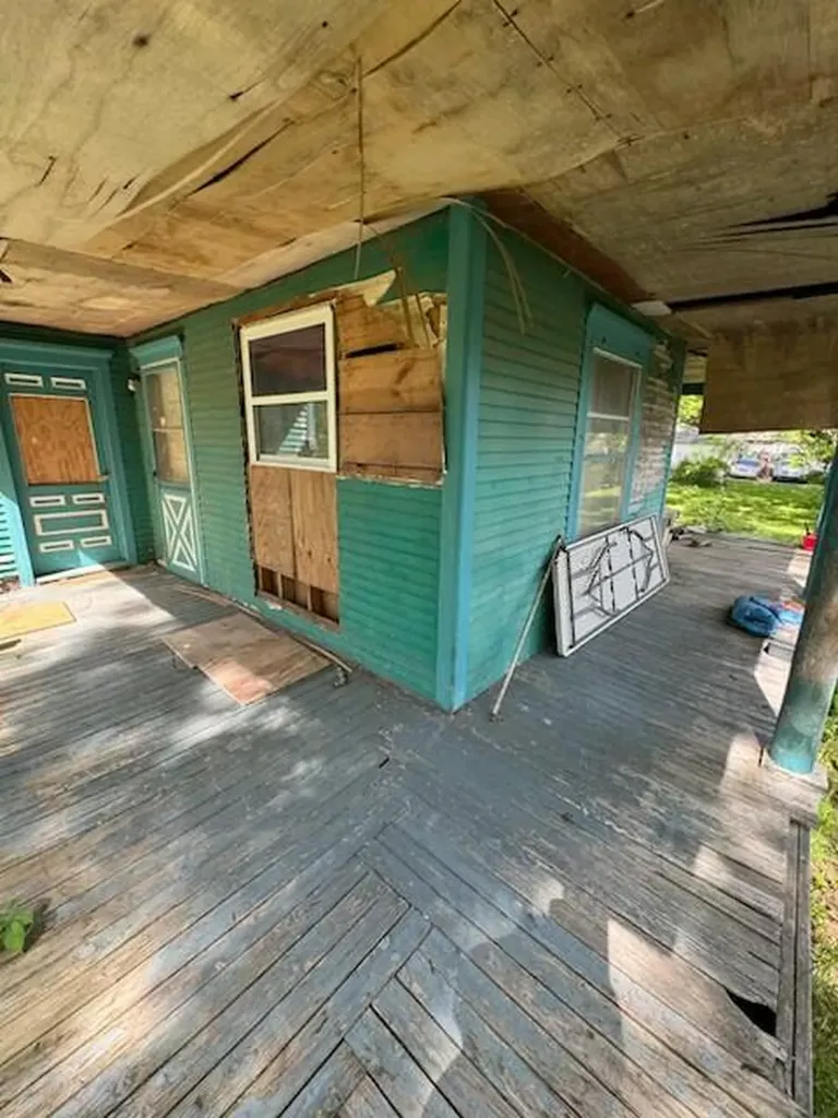 209 Hamilton Bangor City MI 49013
