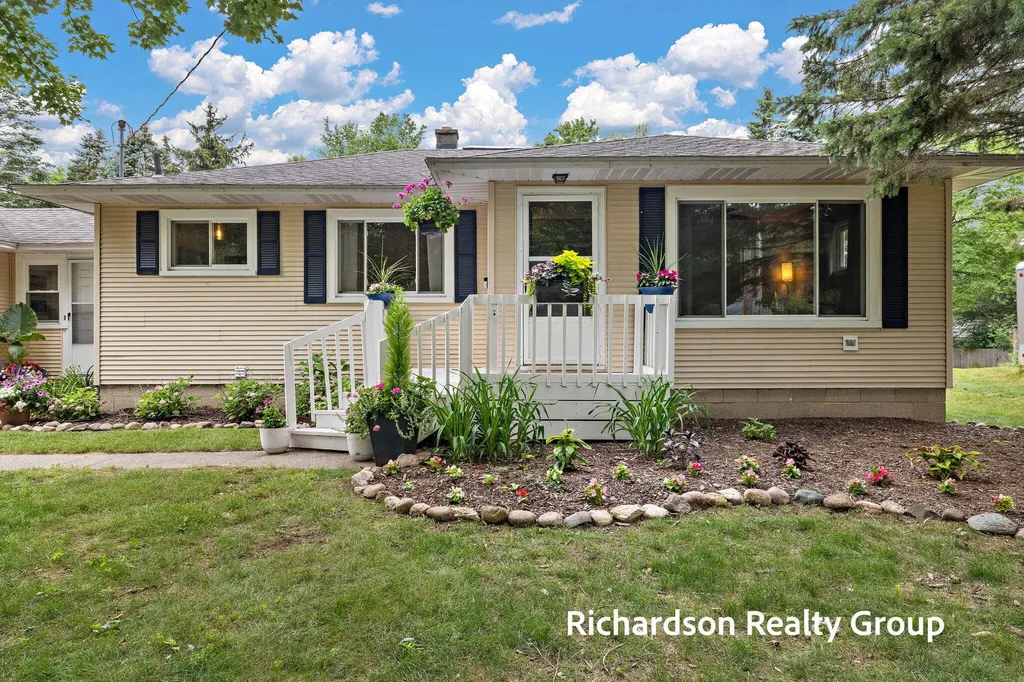 15089 178th Avenue Grand Haven Charter Township MI 49417