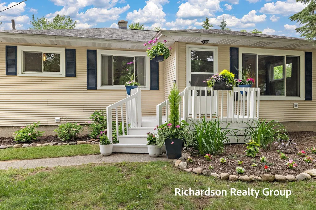 15089 178th Avenue Grand Haven Charter Township MI 49417