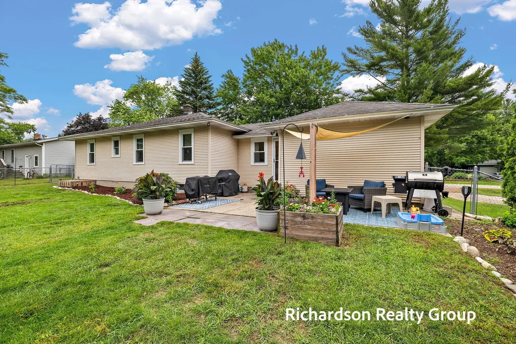 15089 178th Avenue Grand Haven Charter Township MI 49417
