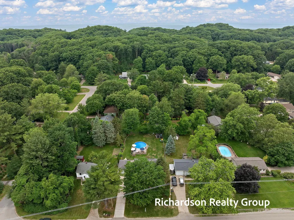 15089 178th Avenue Grand Haven Charter Township MI 49417