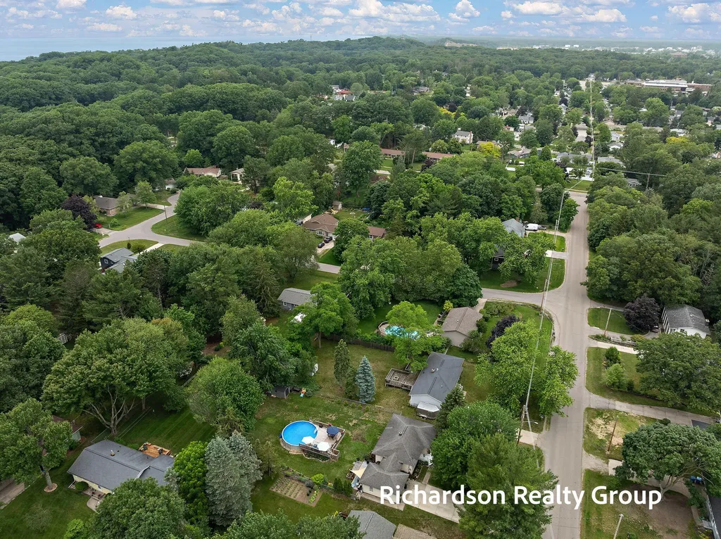 15089 178th Avenue Grand Haven Charter Township MI 49417