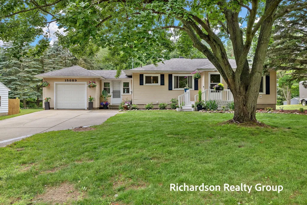 15089 178th Avenue Grand Haven Charter Township MI 49417