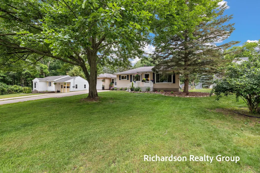 15089 178th Avenue Grand Haven Charter Township MI 49417