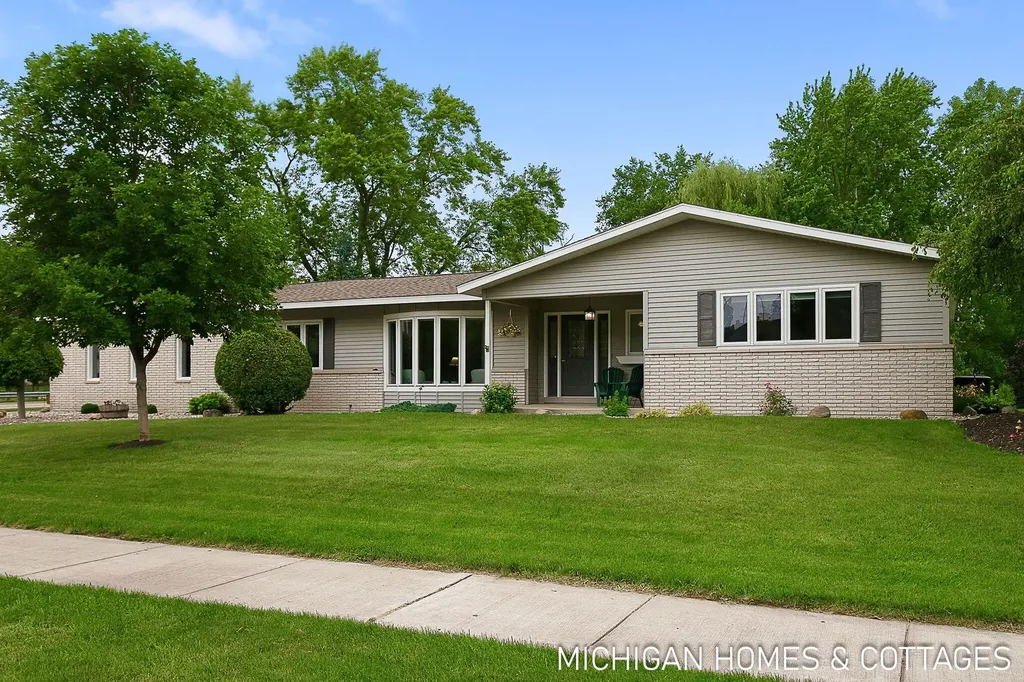 593 Alice Avenue Zeeland City MI 49464