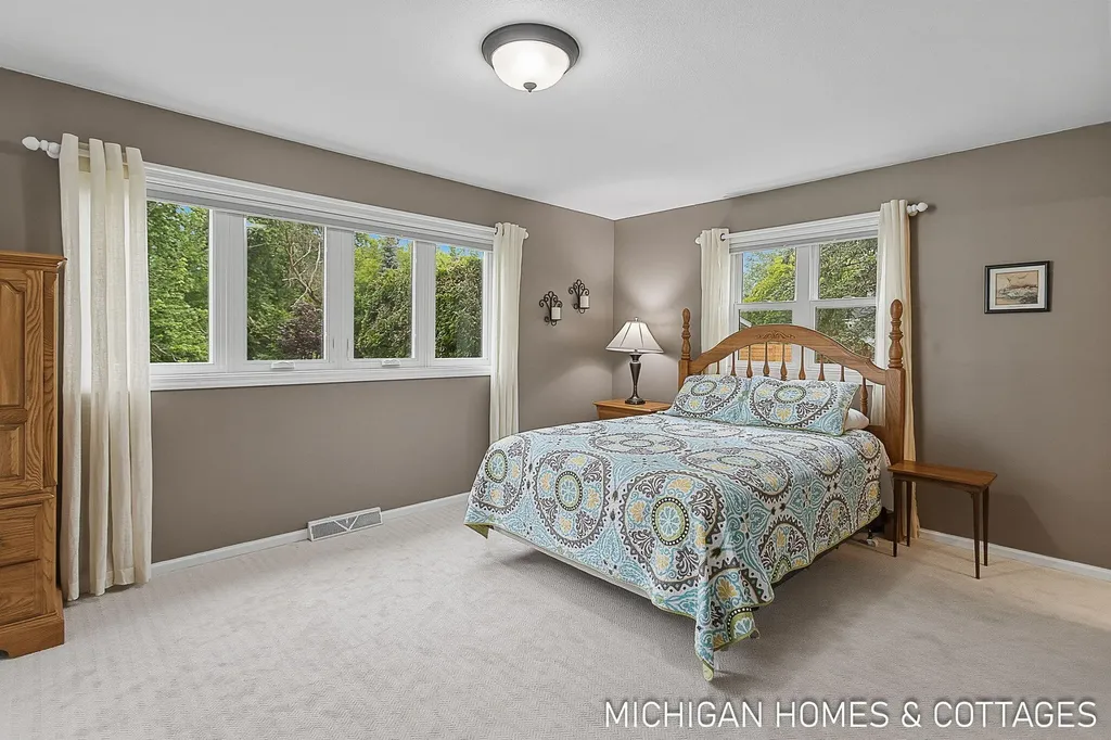 593 Alice Avenue Zeeland City MI 49464