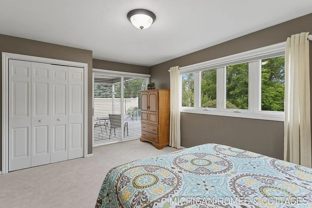 593 Alice Avenue Zeeland City MI 49464