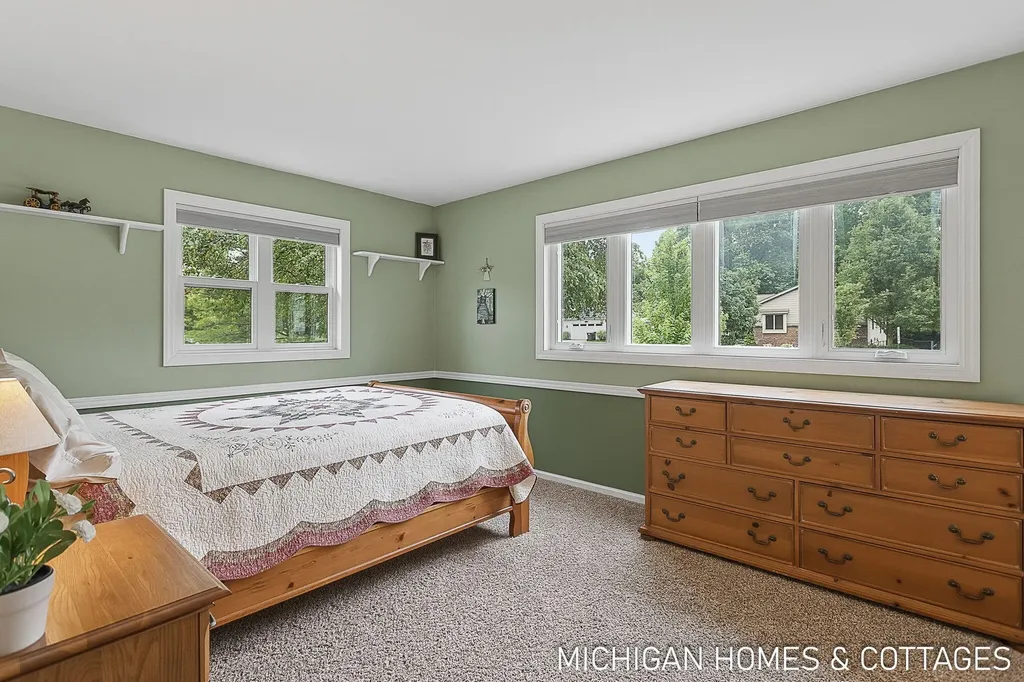 593 Alice Avenue Zeeland City MI 49464