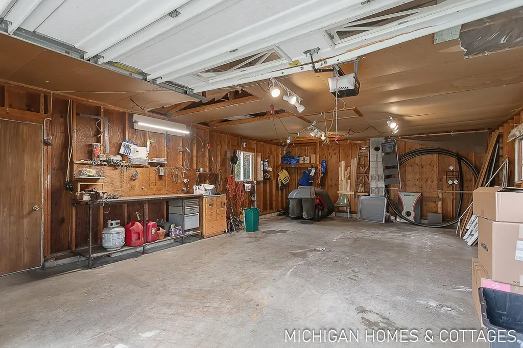 593 Alice Avenue Zeeland City MI 49464