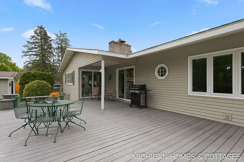 593 Alice Avenue Zeeland City MI 49464