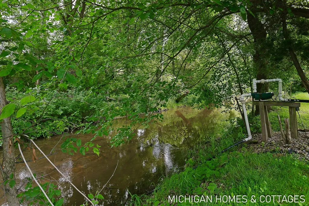 593 Alice Avenue Zeeland City MI 49464