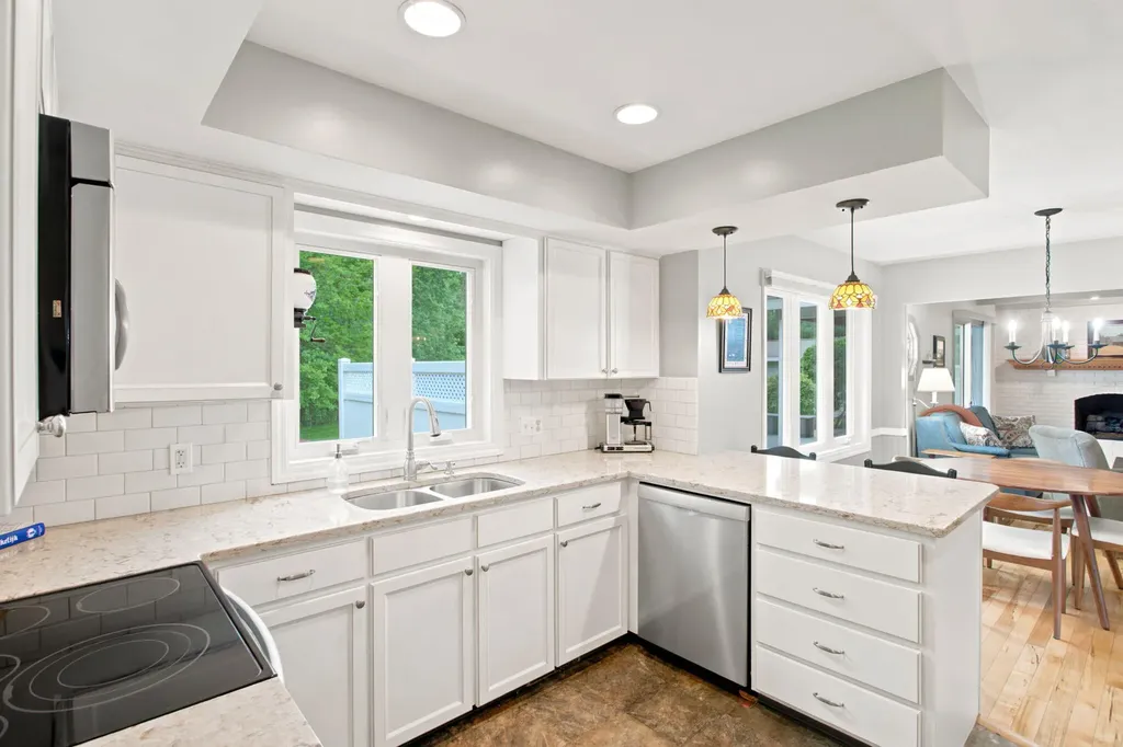 593 Alice Avenue Zeeland City MI 49464