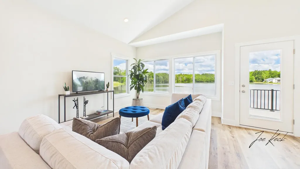 1528 Wilson Road Norton Shores City MI 49456