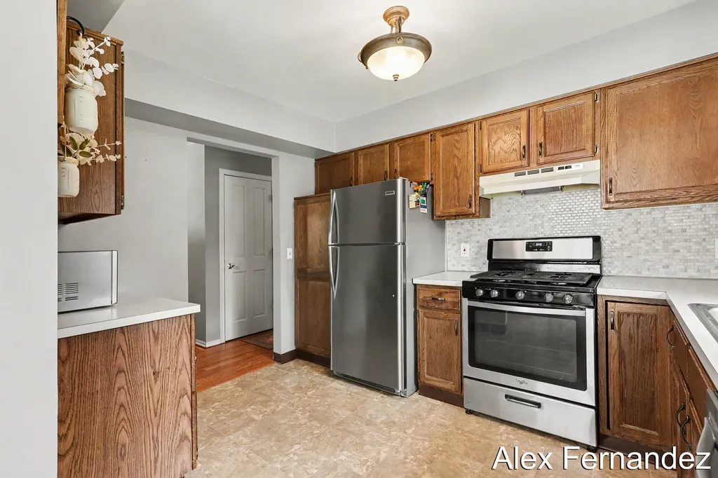 5860 Valley Lane Drive SE Kentwood City MI 49508