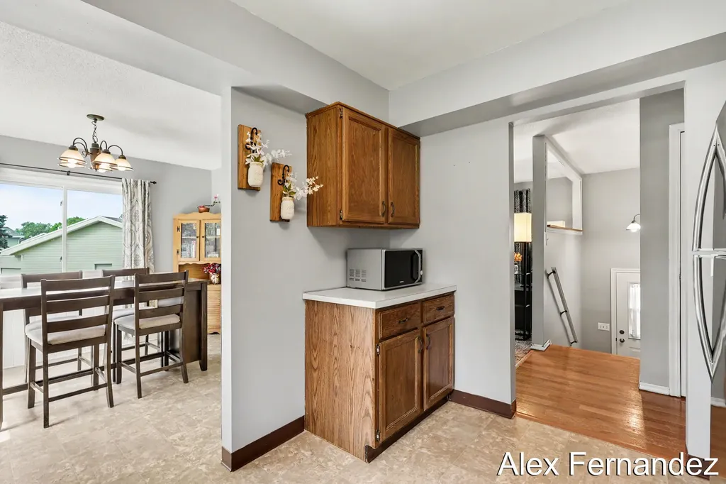 5860 Valley Lane Drive SE Kentwood City MI 49508