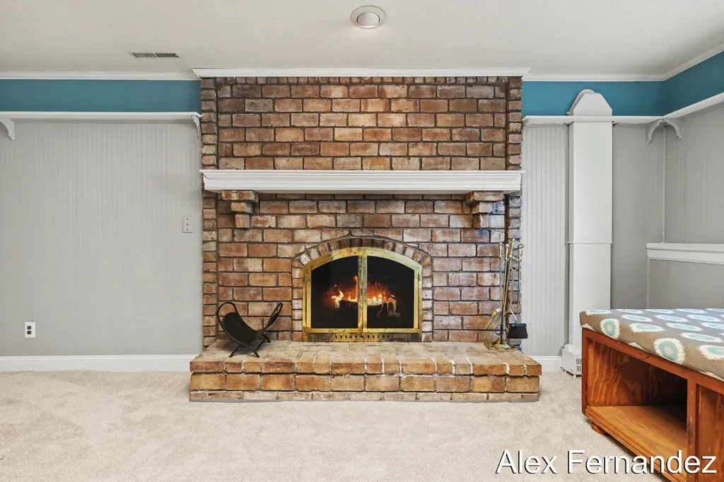 5860 Valley Lane Drive SE Kentwood City MI 49508