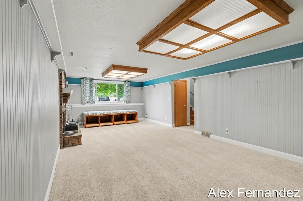 5860 Valley Lane Drive SE Kentwood City MI 49508