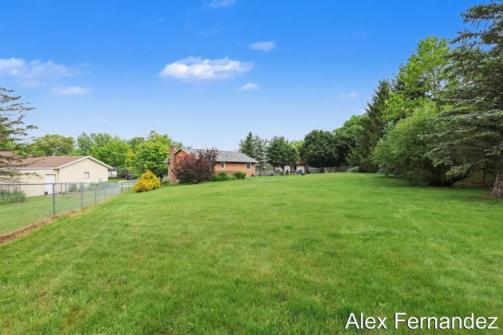 5860 Valley Lane Drive SE Kentwood City MI 49508