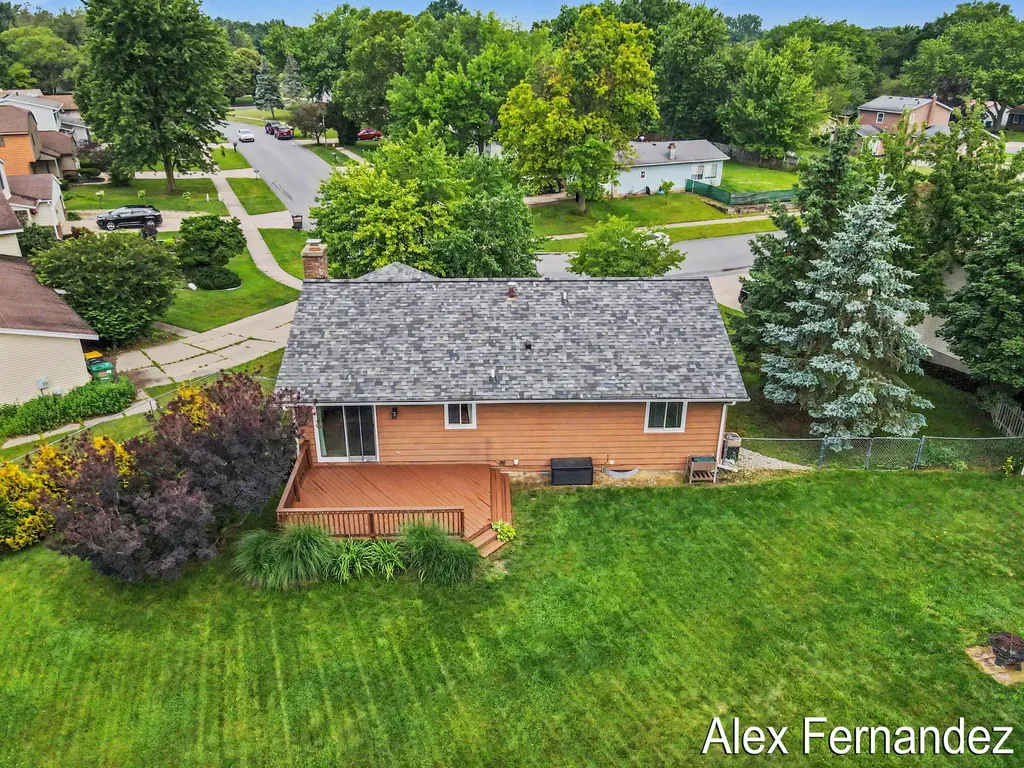 5860 Valley Lane Drive SE Kentwood City MI 49508