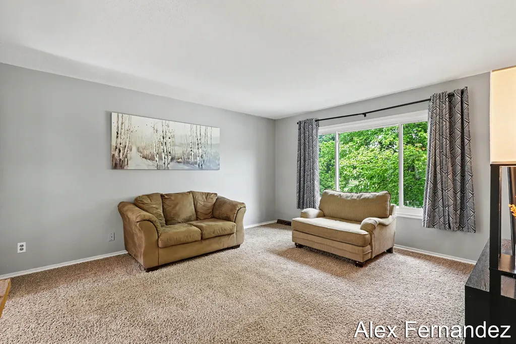 5860 Valley Lane Drive SE Kentwood City MI 49508