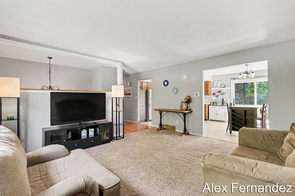 5860 Valley Lane Drive SE Kentwood City MI 49508