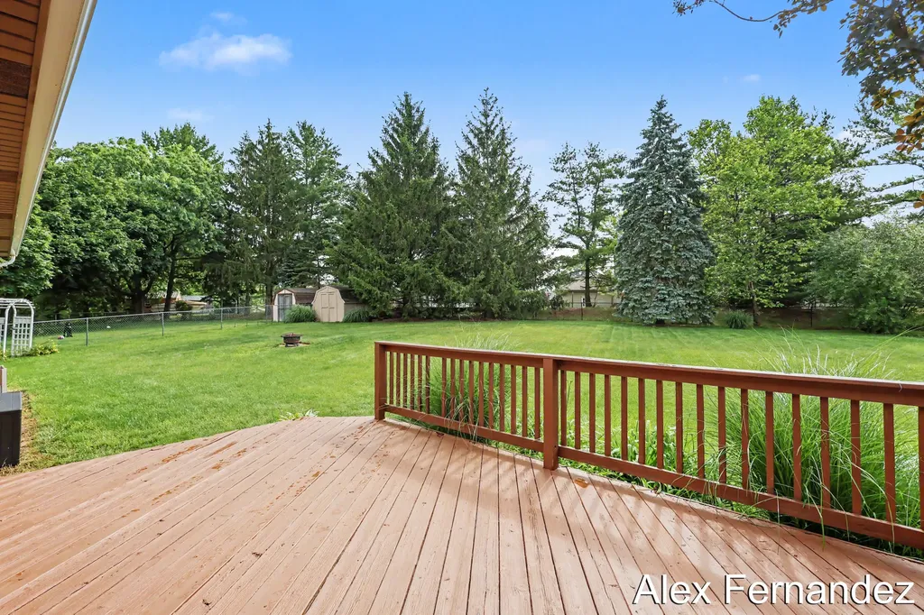 5860 Valley Lane Drive SE Kentwood City MI 49508
