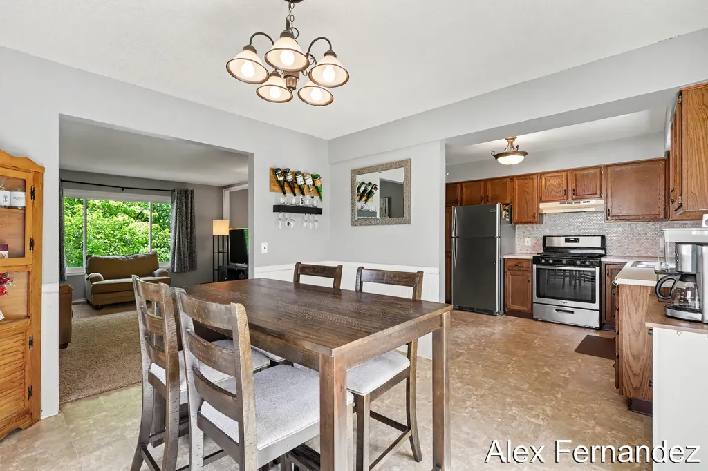 5860 Valley Lane Drive SE Kentwood City MI 49508