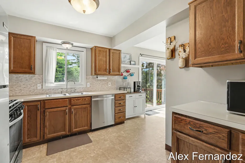 5860 Valley Lane Drive SE Kentwood City MI 49508