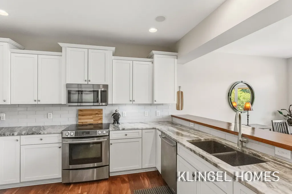 17528 N Fruitport Road Spring Lake Township MI 49456