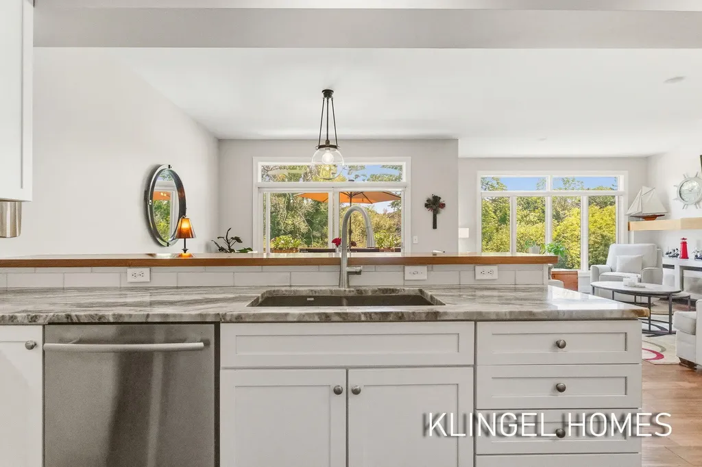 17528 N Fruitport Road Spring Lake Township MI 49456