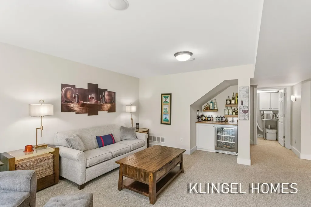 17528 N Fruitport Road Spring Lake Township MI 49456