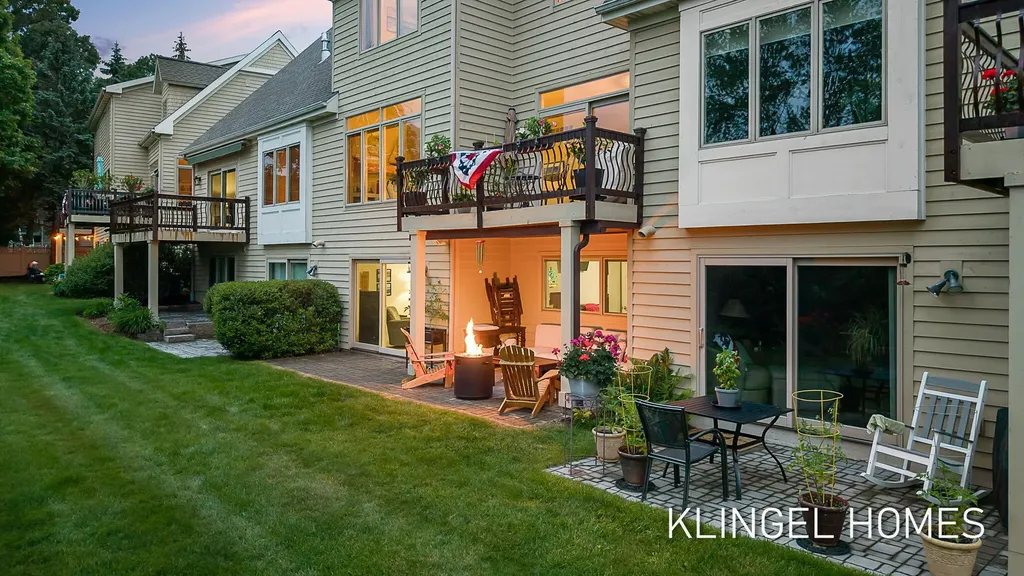 17528 N Fruitport Road Spring Lake Township MI 49456
