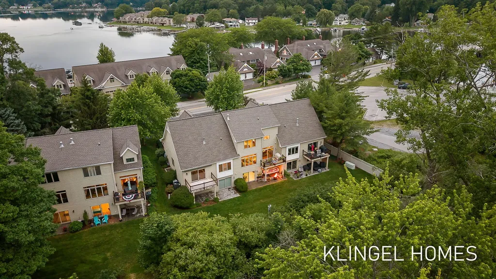 17528 N Fruitport Road Spring Lake Township MI 49456