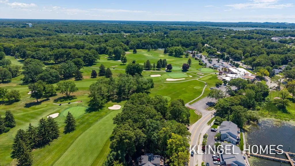 17528 N Fruitport Road Spring Lake Township MI 49456