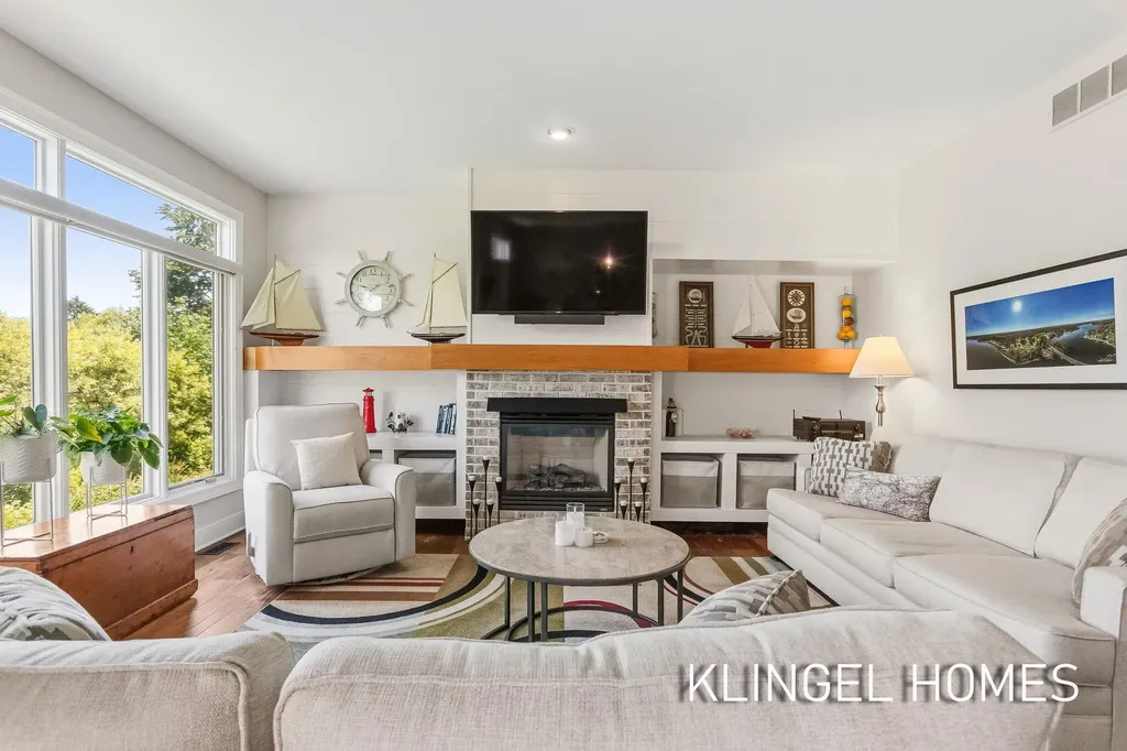 17528 N Fruitport Road Spring Lake Township MI 49456
