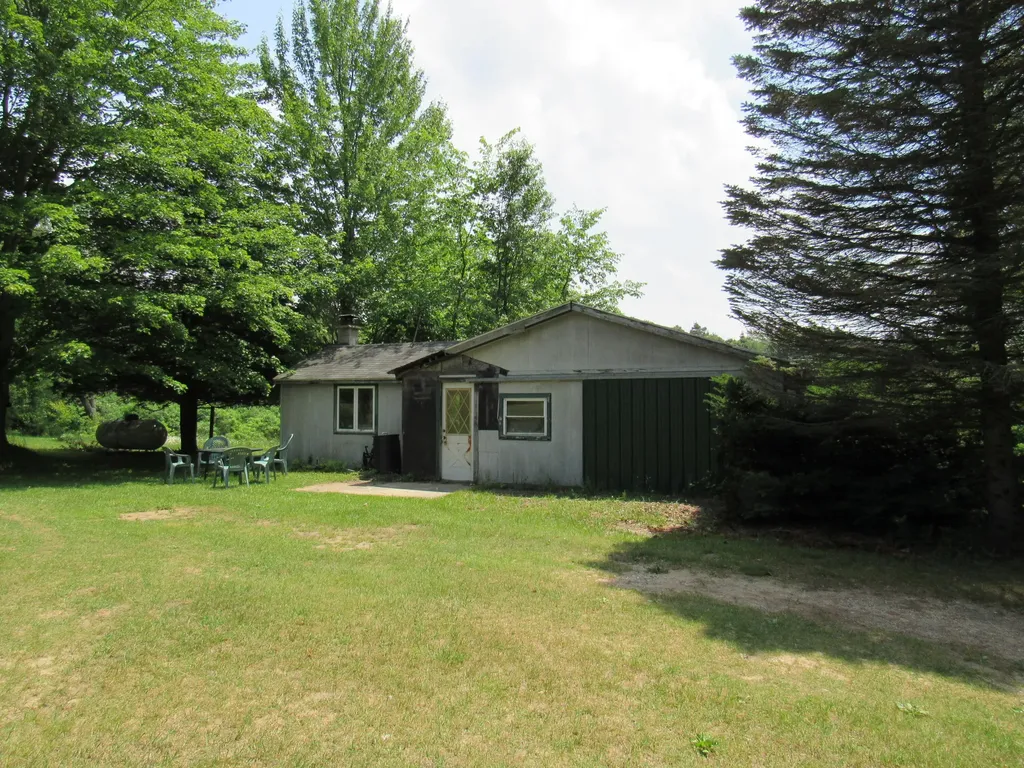 710 N 204th Avenue Leavitt Township MI 49421