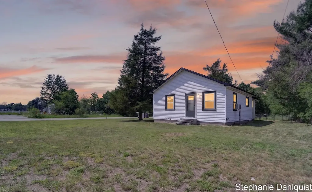4622 E Apple Avenue Egelston Township MI 49442