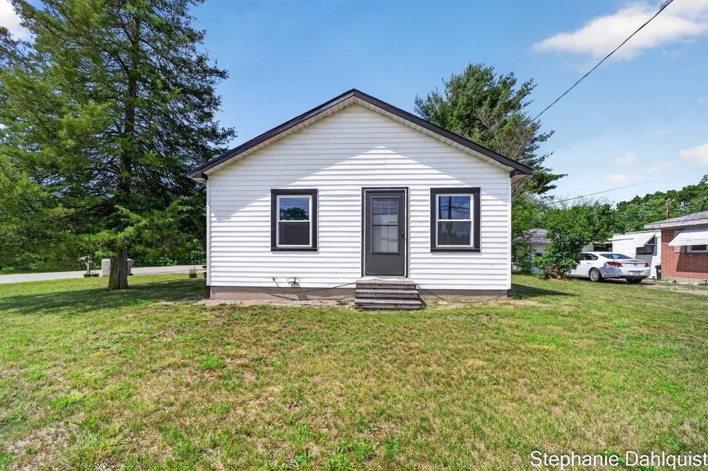 4622 E Apple Avenue Egelston Township MI 49442