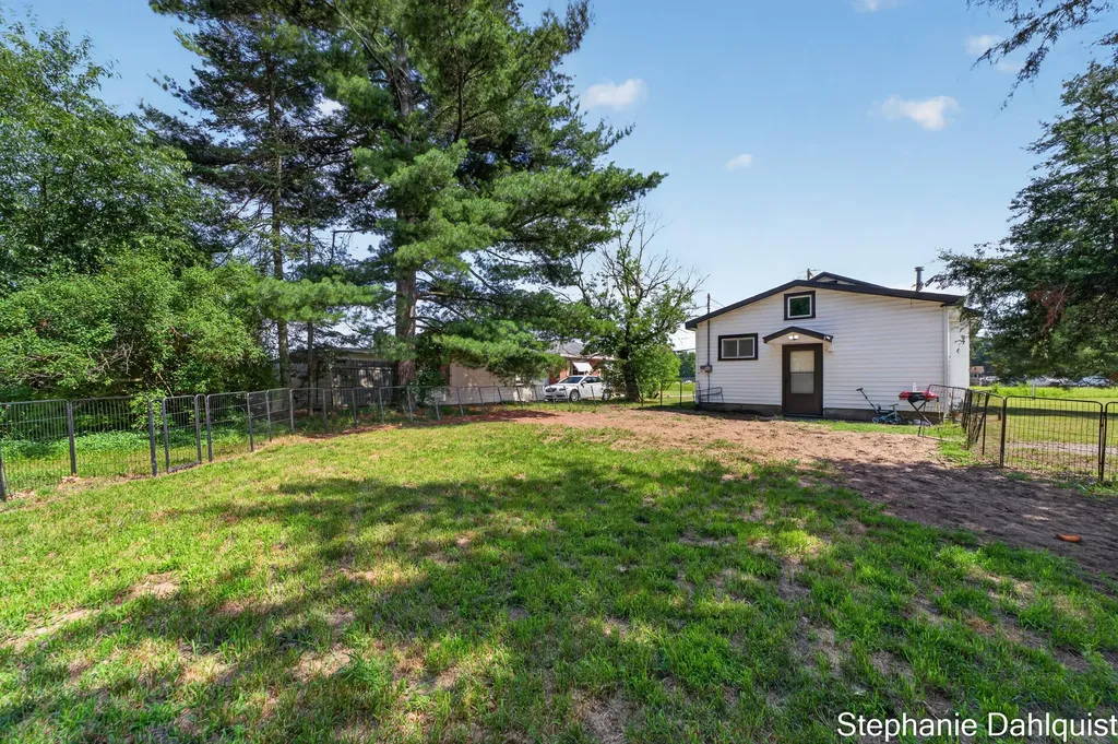 4622 E Apple Avenue Egelston Township MI 49442