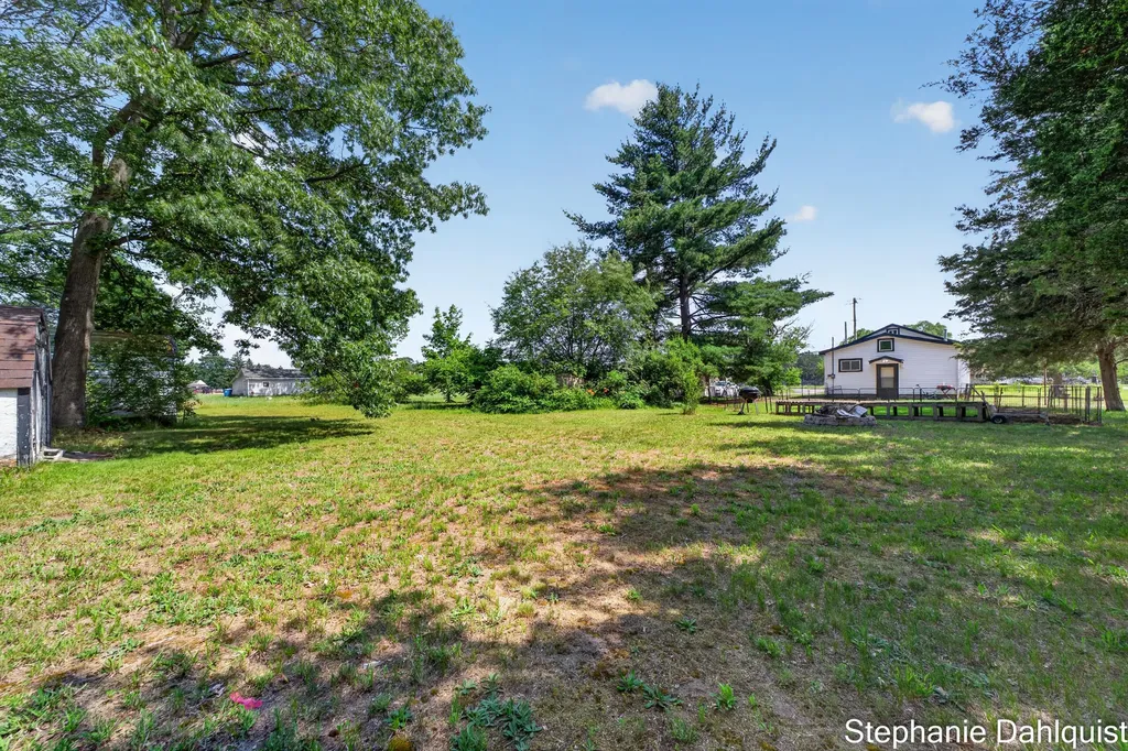 4622 E Apple Avenue Egelston Township MI 49442