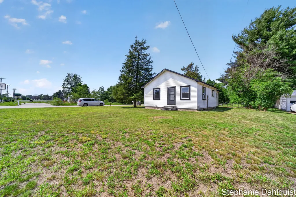 4622 E Apple Avenue Egelston Township MI 49442